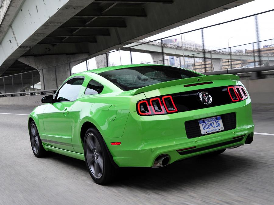  Ford Mustang V6 2012 года  (фото 124 из 133)